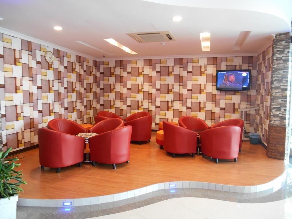 Sai Villa Hotel Near Klia & Klia2 Nilai Exterior photo
