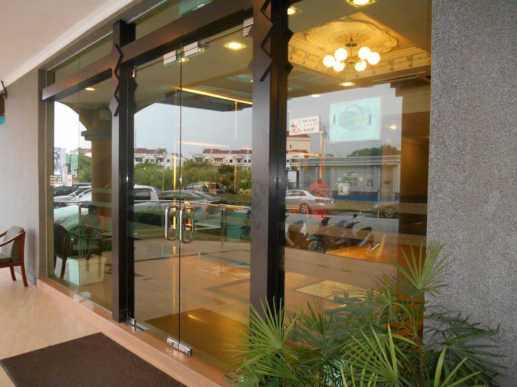 Sai Villa Hotel Near Klia & Klia2 Nilai Exterior photo