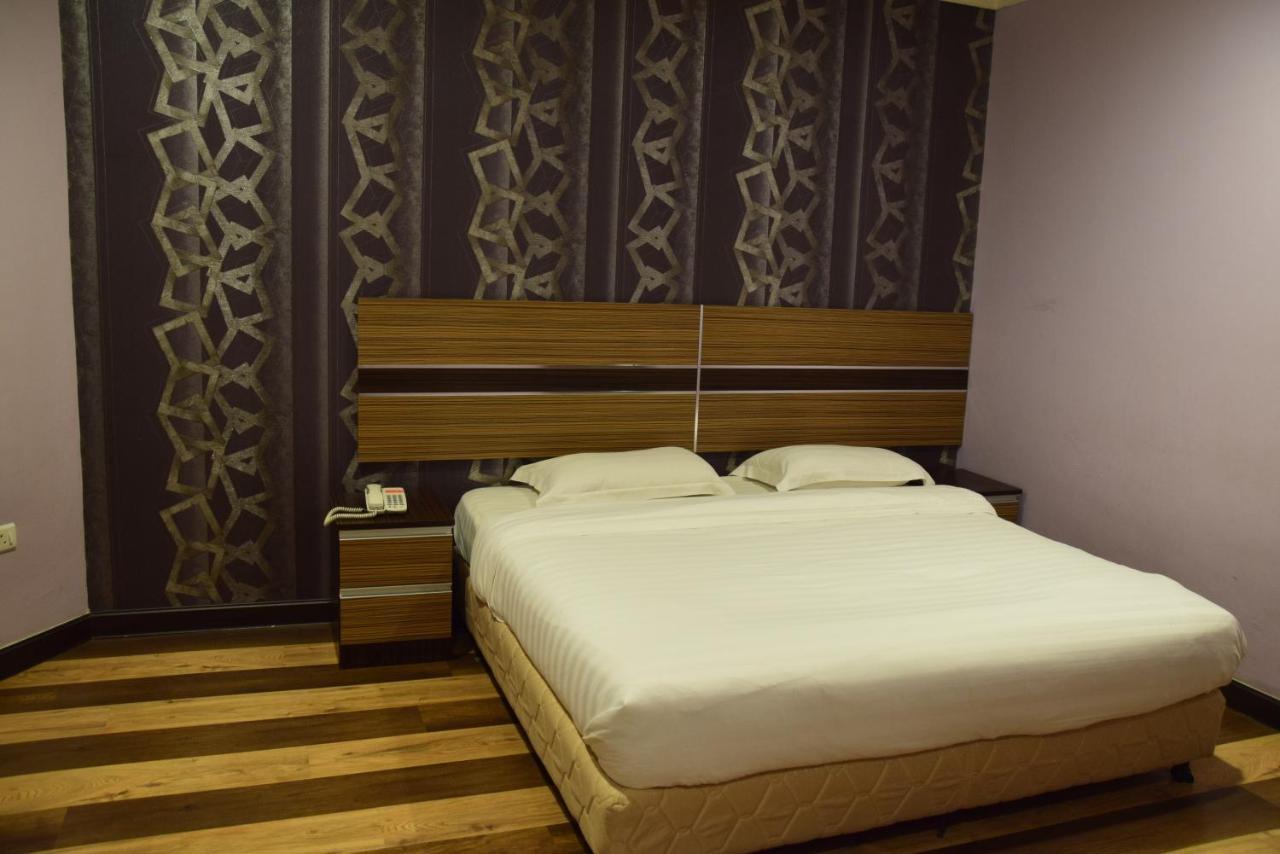 Sai Villa Hotel Near Klia & Klia2 Nilai Exterior photo