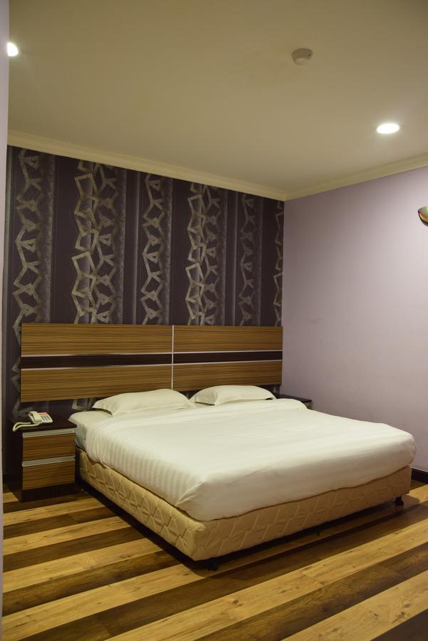 Sai Villa Hotel Near Klia & Klia2 Nilai Exterior photo