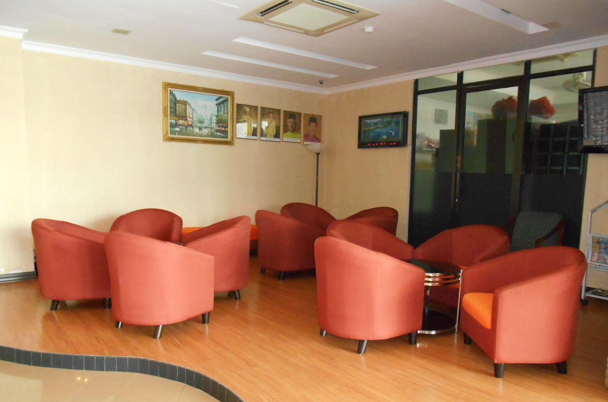 Sai Villa Hotel Near Klia & Klia2 Nilai Exterior photo