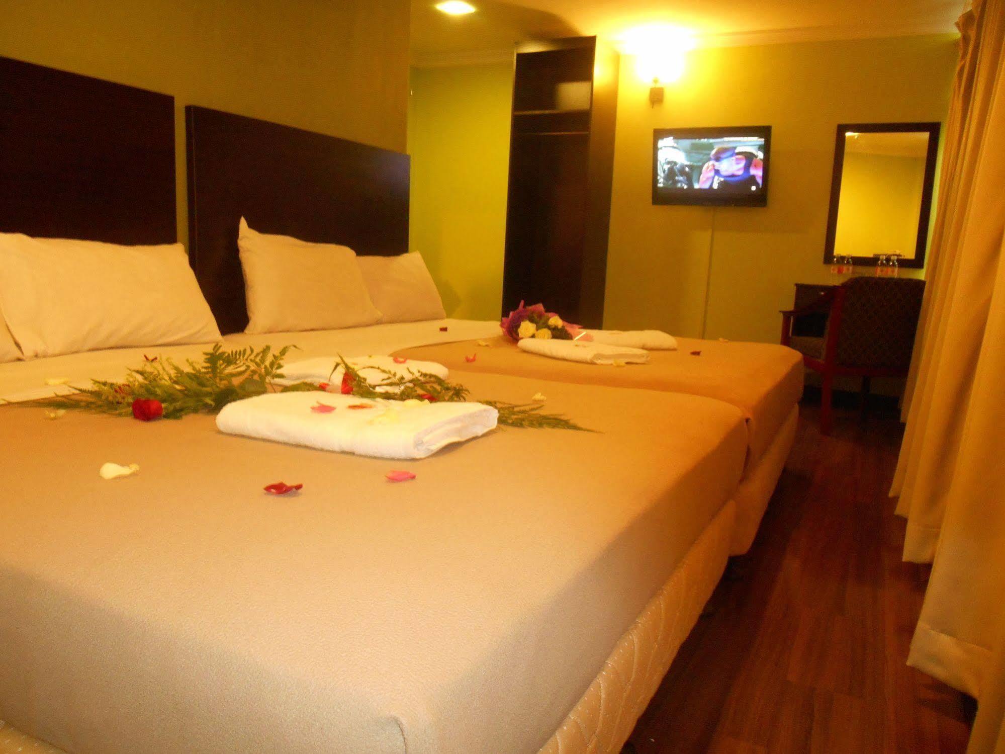 Sai Villa Hotel Near Klia & Klia2 Nilai Exterior photo