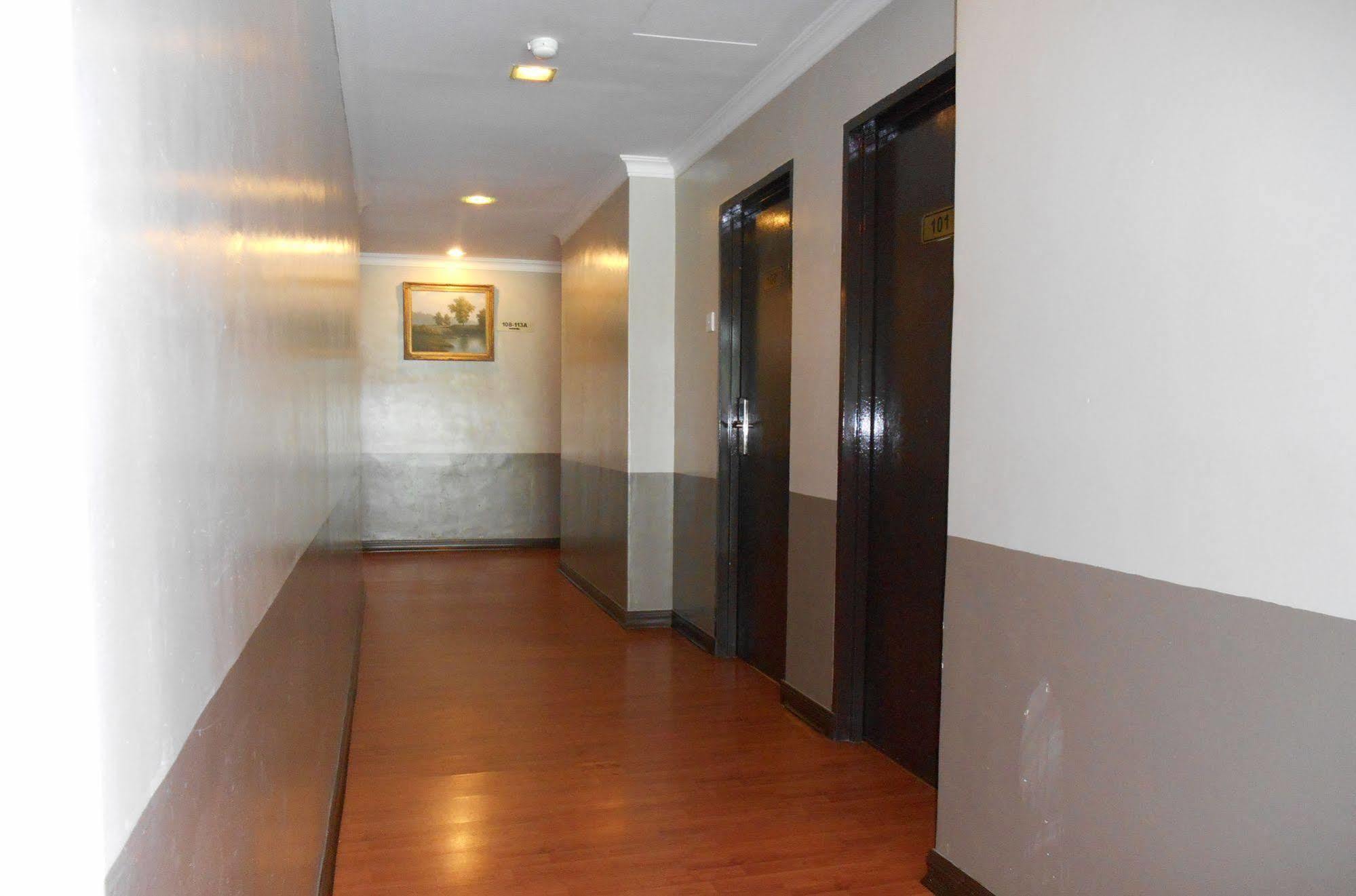 Sai Villa Hotel Near Klia & Klia2 Nilai Exterior photo